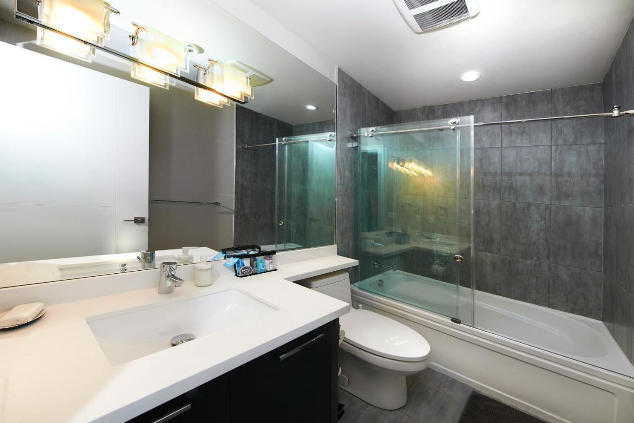 The Chateau Burnaby Luaran gambar