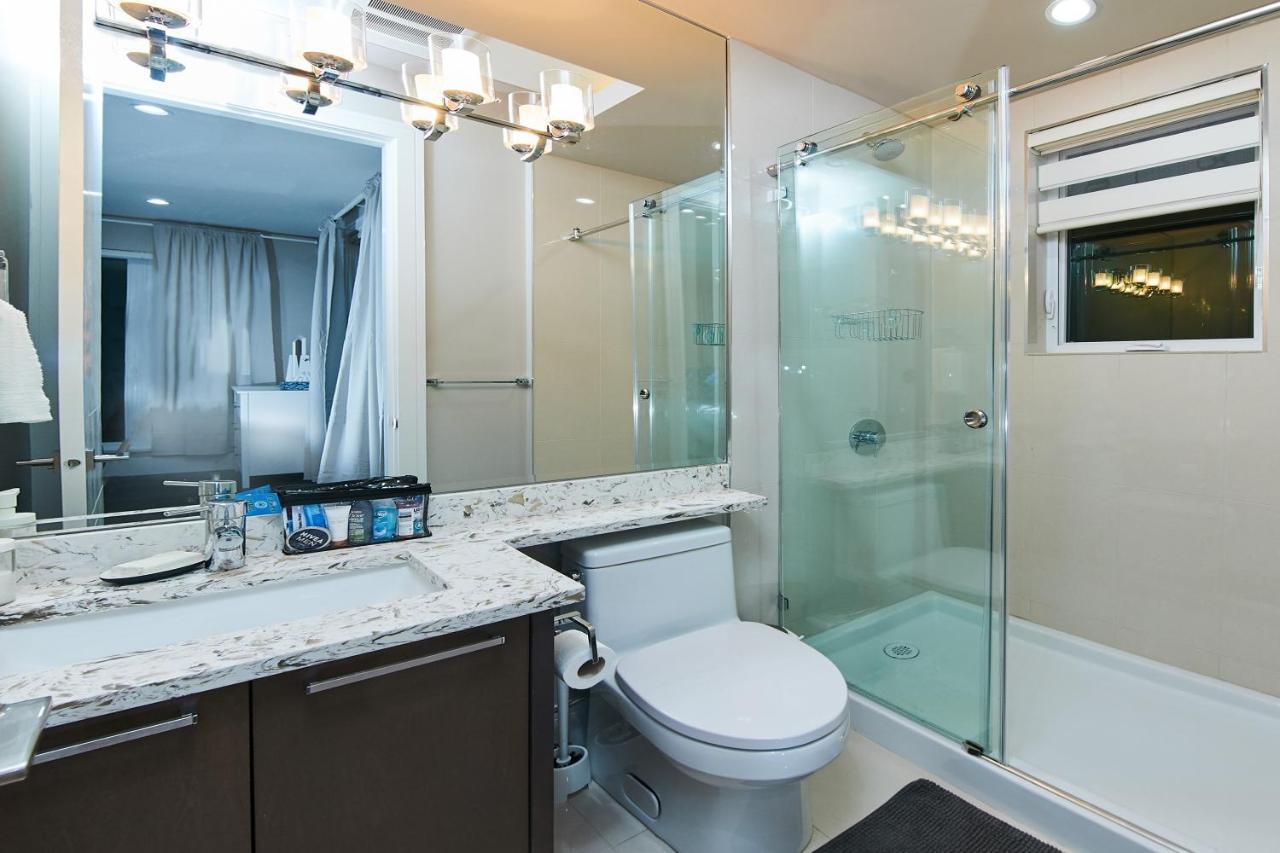 The Chateau Burnaby Luaran gambar