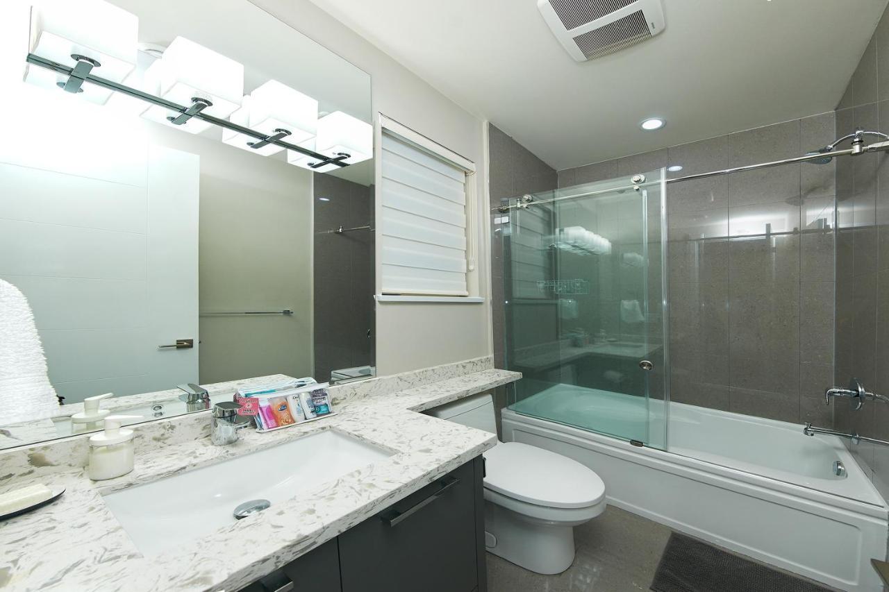 The Chateau Burnaby Luaran gambar