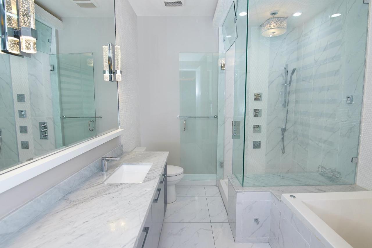The Chateau Burnaby Luaran gambar
