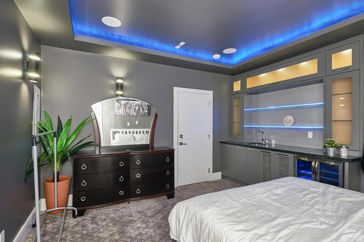 The Chateau Burnaby Luaran gambar