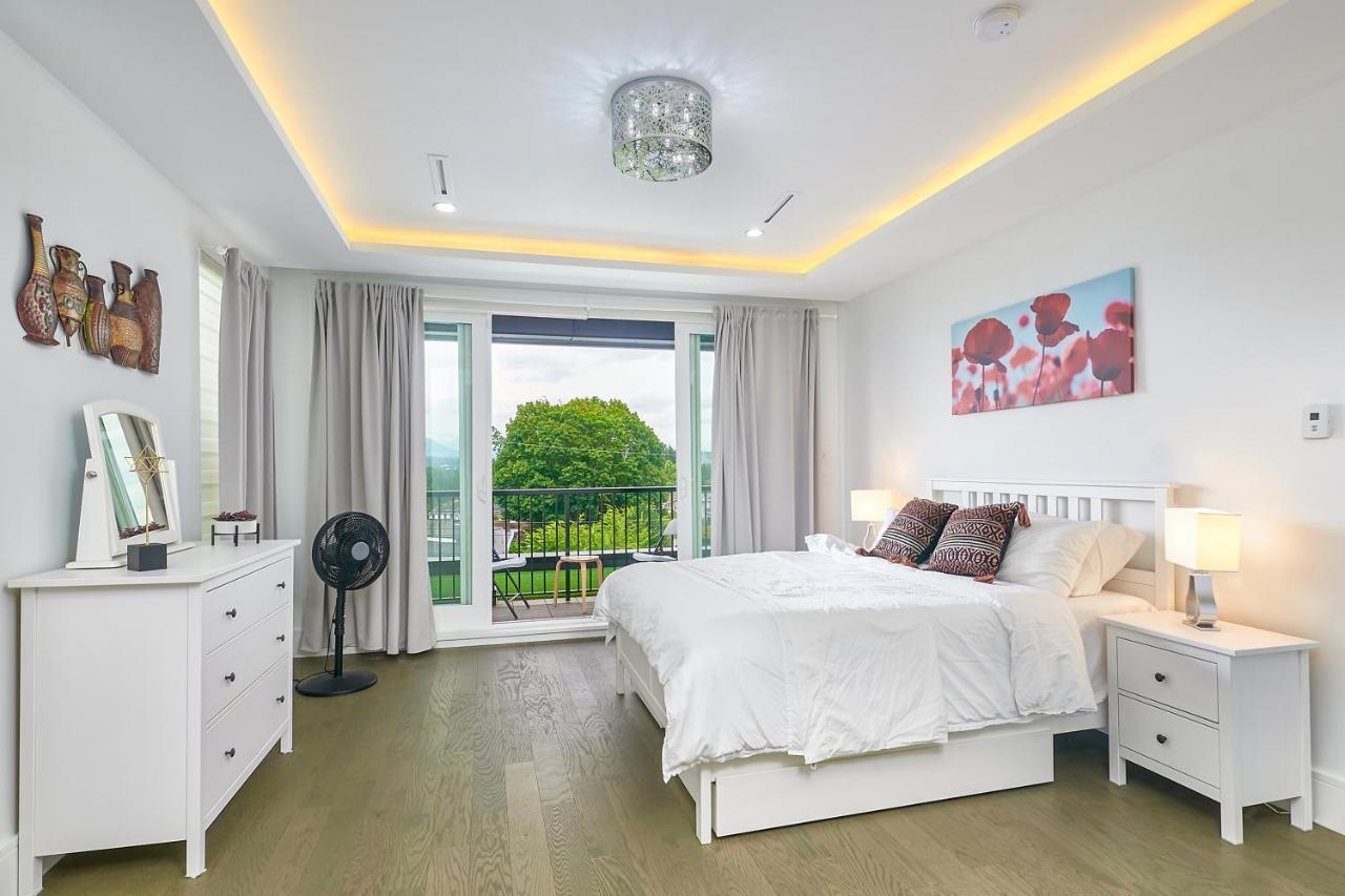 The Chateau Burnaby Luaran gambar