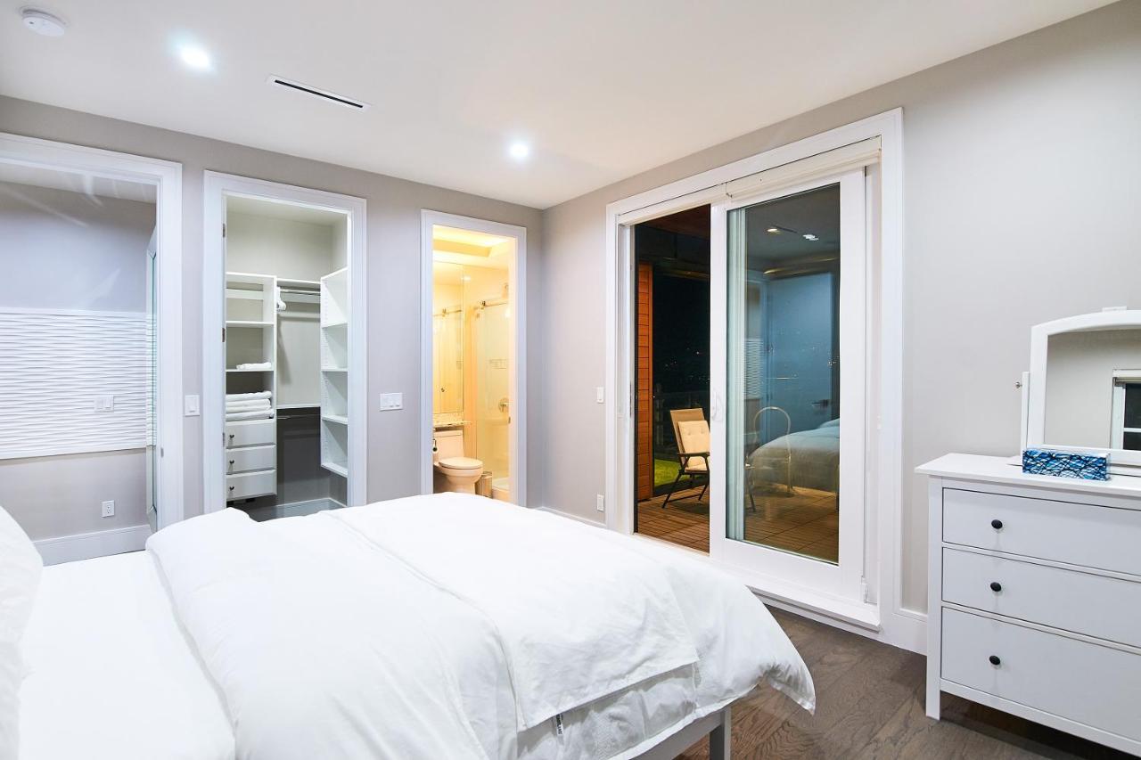The Chateau Burnaby Luaran gambar