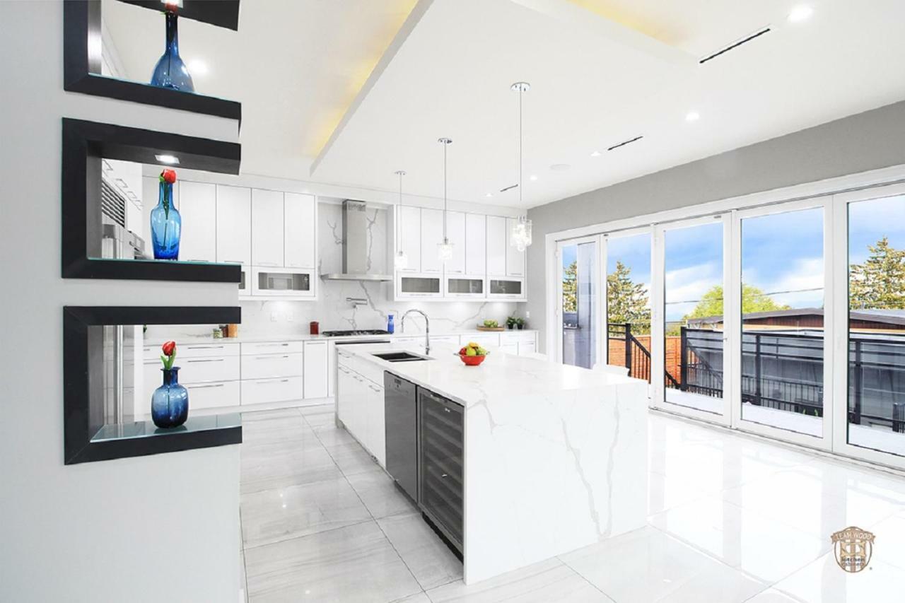 The Chateau Burnaby Luaran gambar